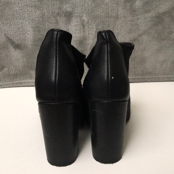 Chic Black Booties - Picture 3 of 5